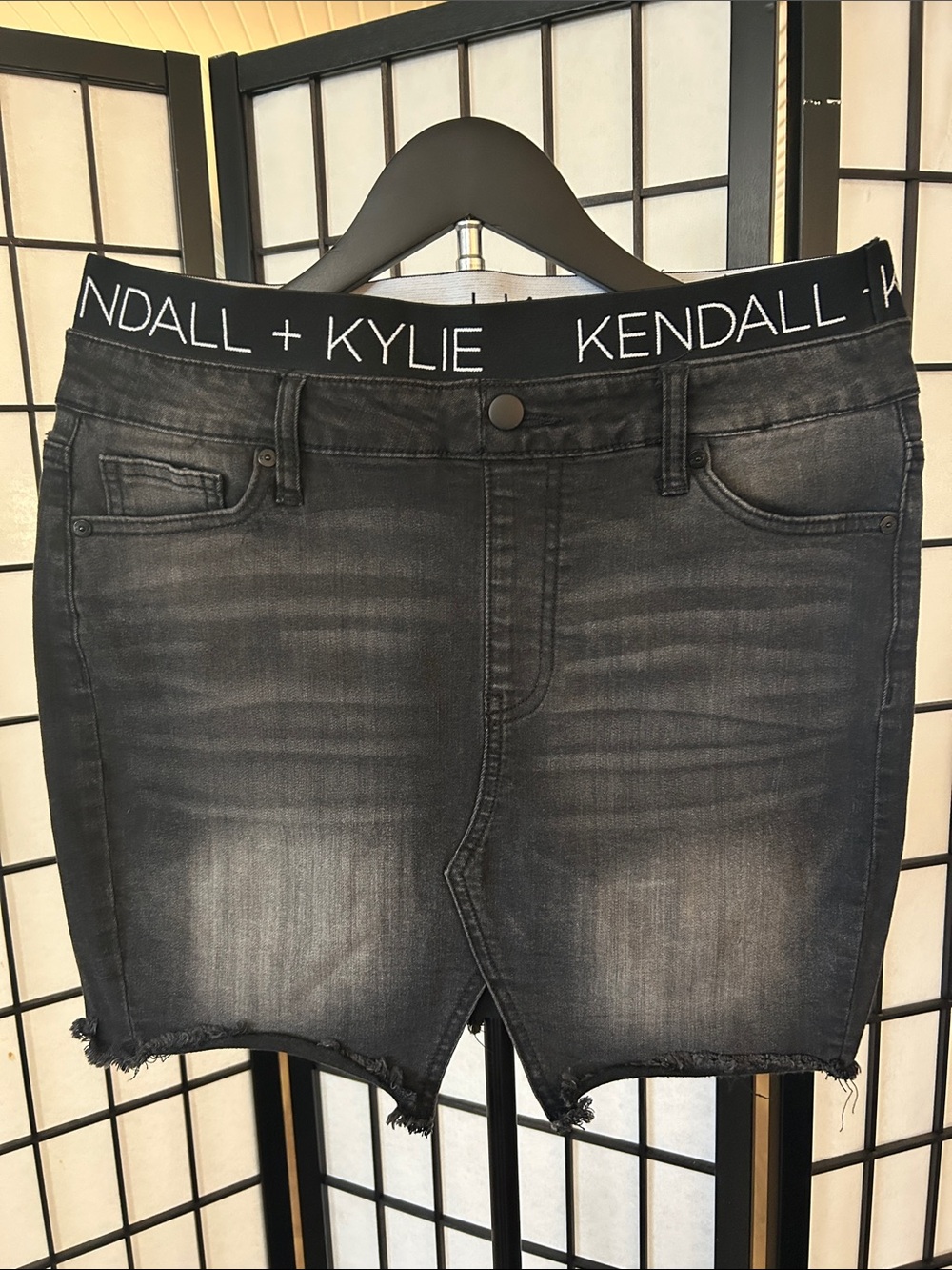 Size 27 Kendall & Kylie Black Washed Denim Mini Skirt